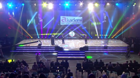 LİSELER ARASI MÜNAZARA YARIŞMASINDA BİRİNCİ OLAN TÜRKİYE MİLLİ TAKIMINA ÖDÜL TAKDİMİ